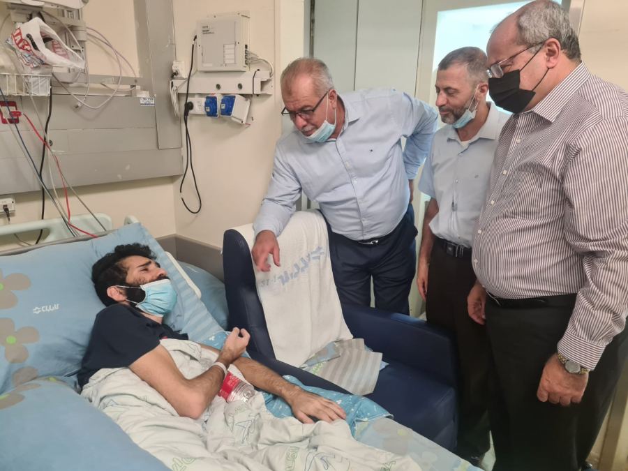 وقفة تضامنية مع الأسرى المضربين عن الطعام في السجون الإسرائيلية أمام مستشفى كابلان